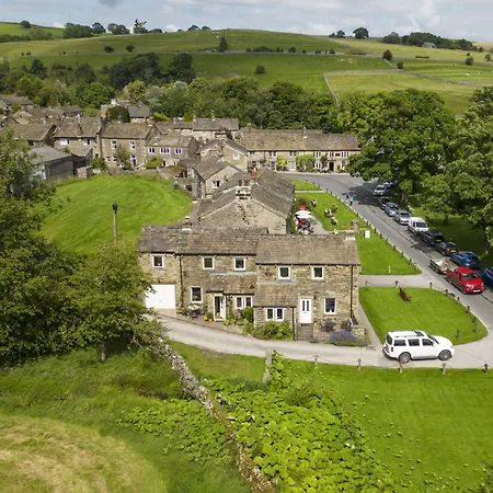 1 Riverside Holiday home Burnsall